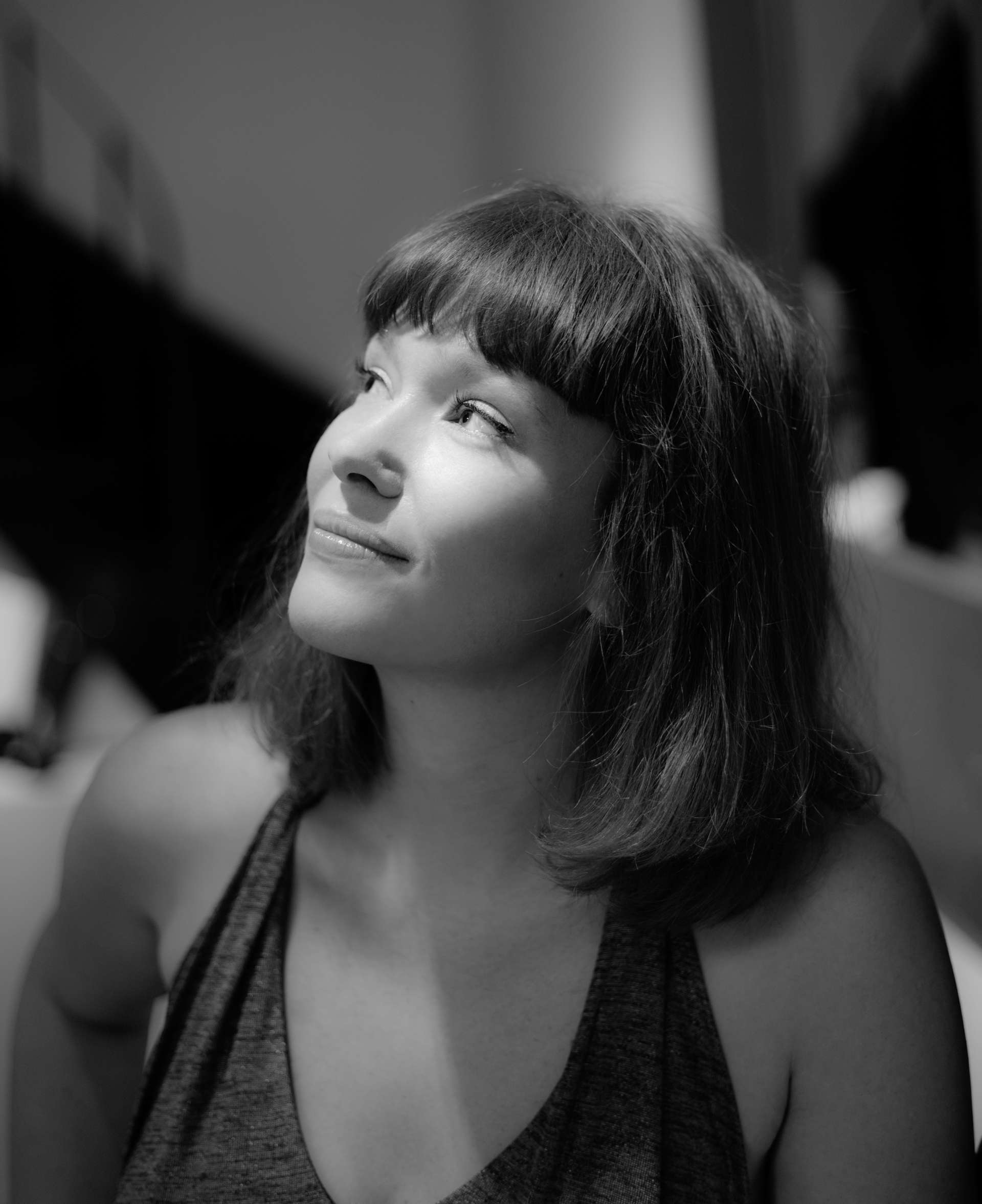 Portrait noir et blanc de la soprano Elodie Fonnard