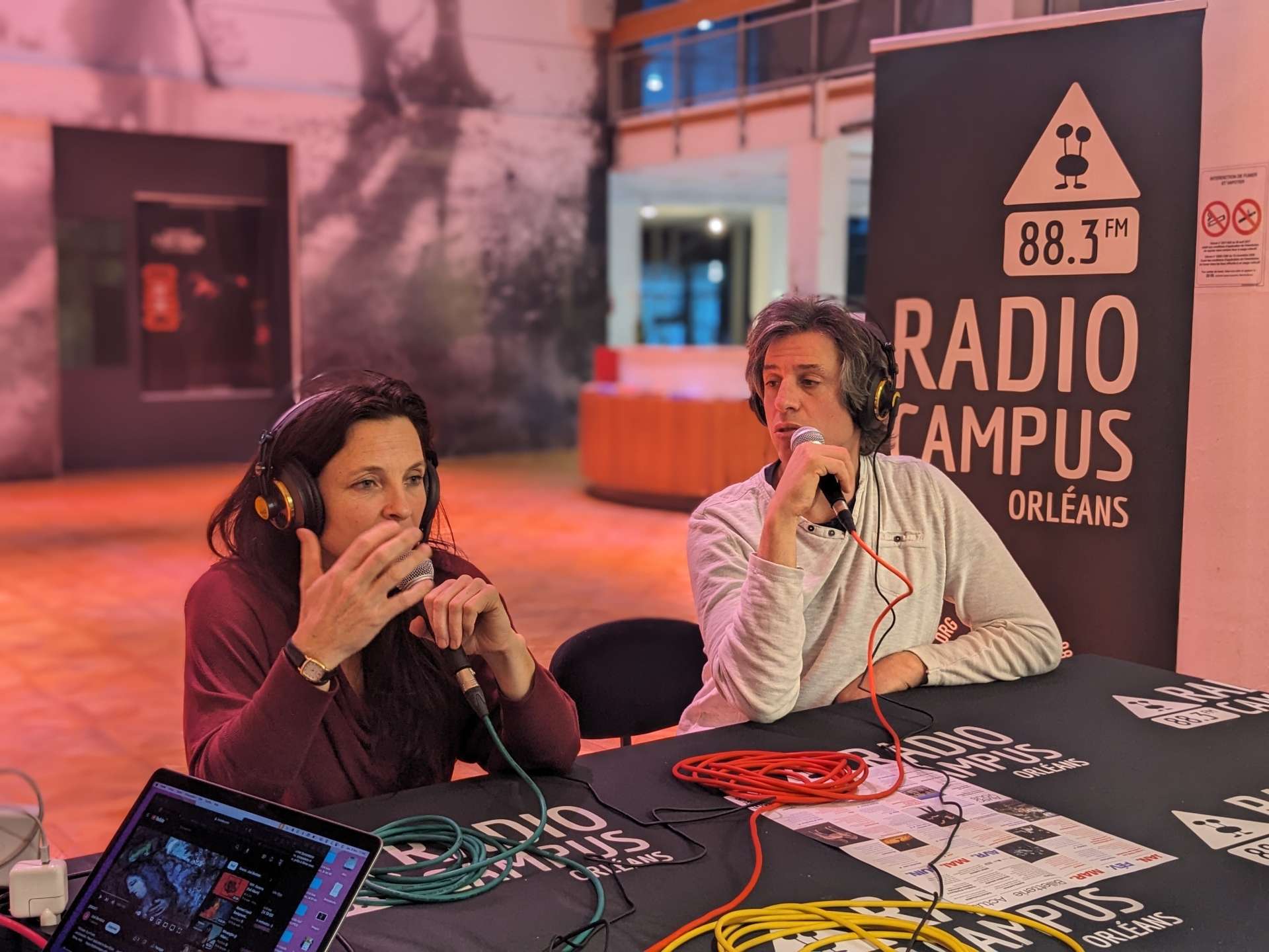 Plateau Radio Campus Orléans avec les créateurs de Baro d’evel : Camille Decourtye et Blaï Mateu Trias.