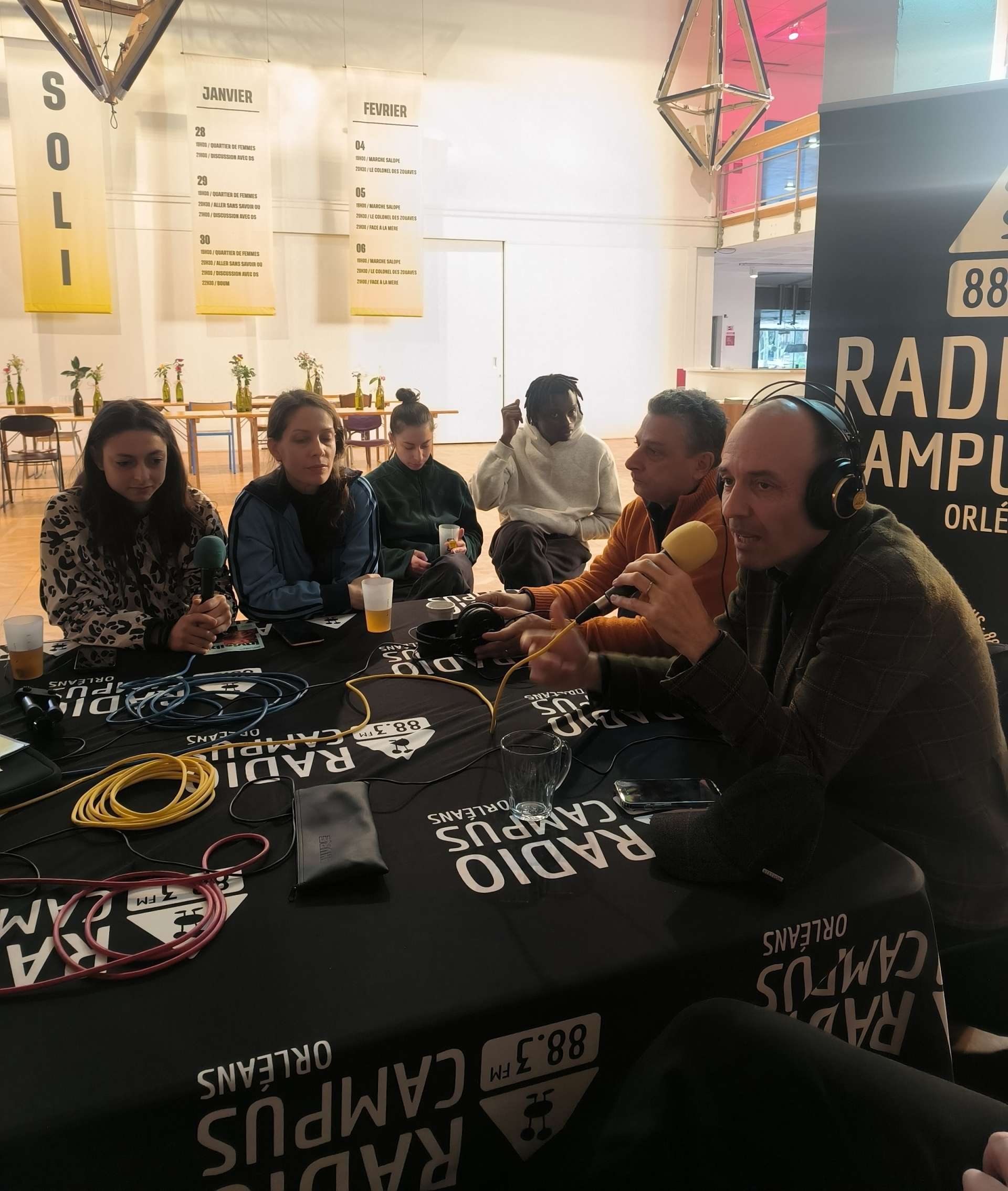 Plateau Radio Campus Orléans avec Aurélien Bory et l'équipe du spectacle. 