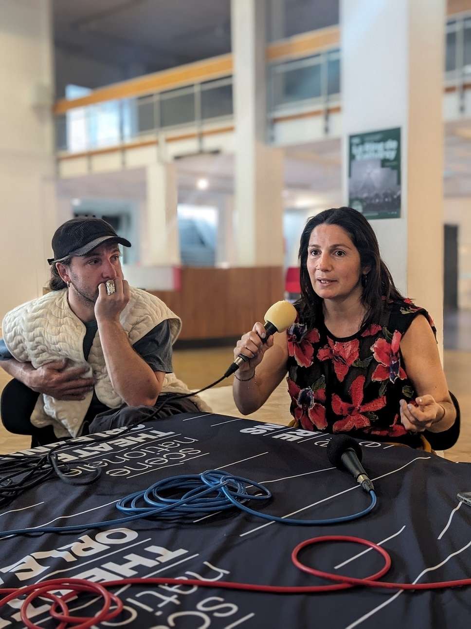 Maxime et Dominique, interprètes du spectacle Le Ring de Katharsy sur le plateau de Radio Campus Orléans.