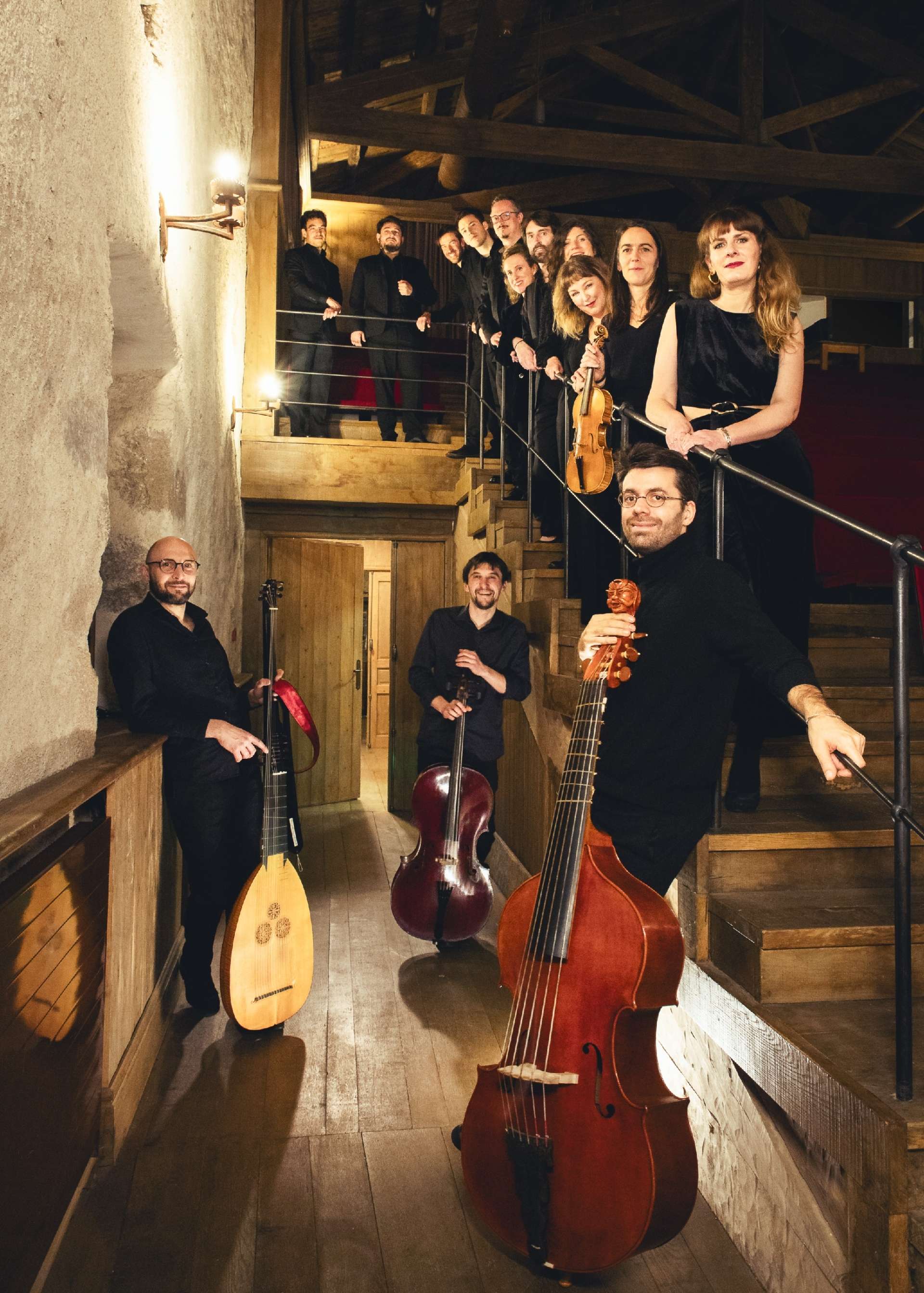 Photo de groupe des musiciennes et musiciens l’Escadron Volant de la Reine